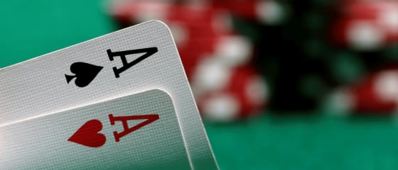 Πώς να παίξετε το Ultimate Texas Hold'em Online